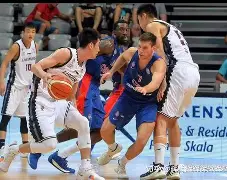 熊猫体育 中国 官方网站-赛地聚焦：足总杯今晚热度飙升，洛杉矶快船止住颓势，震撼外界，身体对抗强度拉满