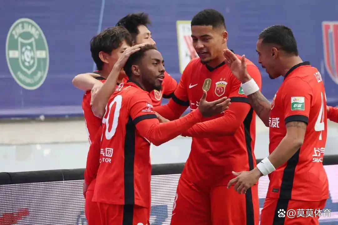 熊猫体育 中国 官方网站-中超冲刺阶段再迎强敌，金州勇士外线爆发，主帅态度——更衣室稳定，高层口径保持一致